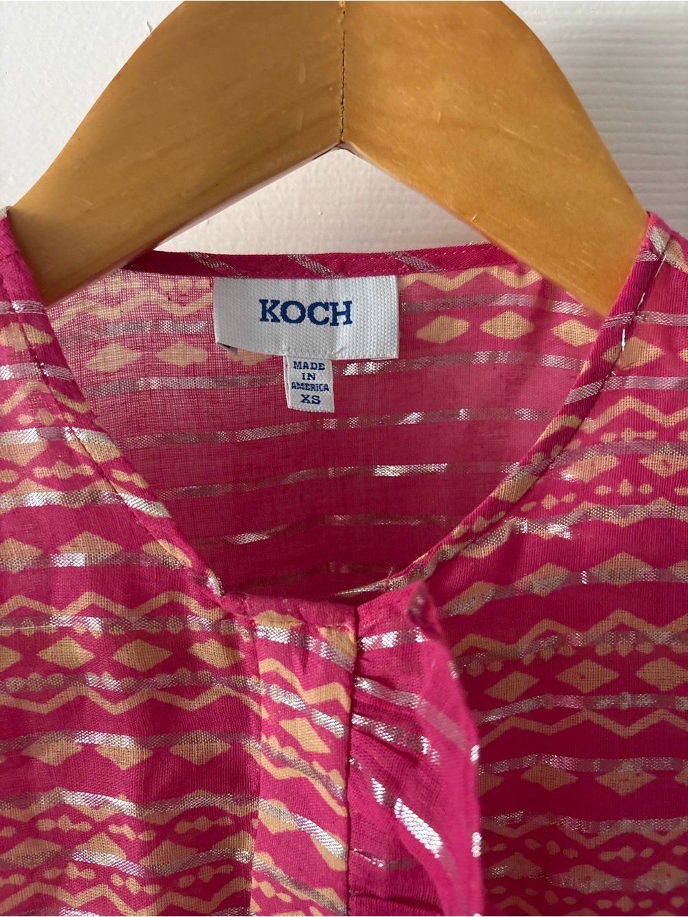 KOCH Palm Top Pink Gold Metallic Stripe Ruffle Flutter Sleeve Blouse Size XS - Picture 4 of 5